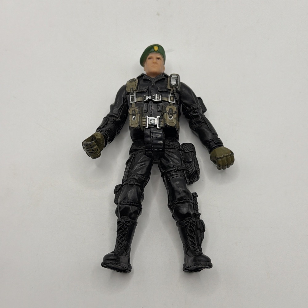 Soldier Force III Green Beret With Black Outfit 4" Action Figure Chap Mei